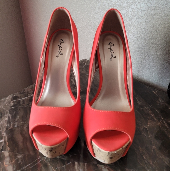 Womens Heels - Picture 2 of 4